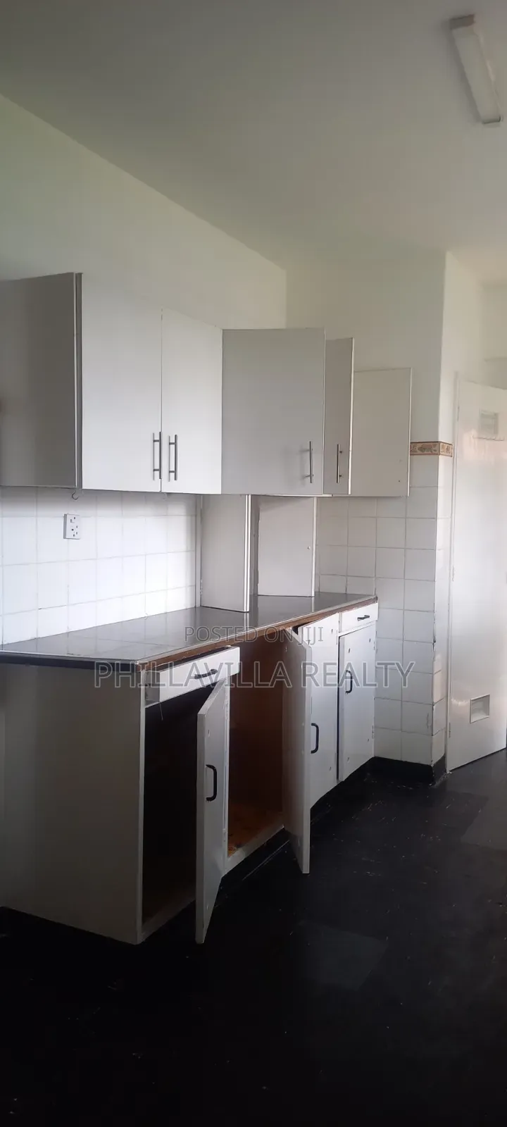 3bdrm Apartment in State House Area for rent