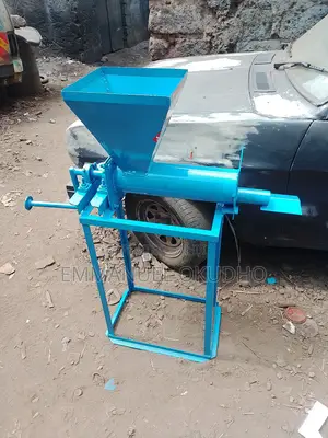 Manual Charcoal Briquette