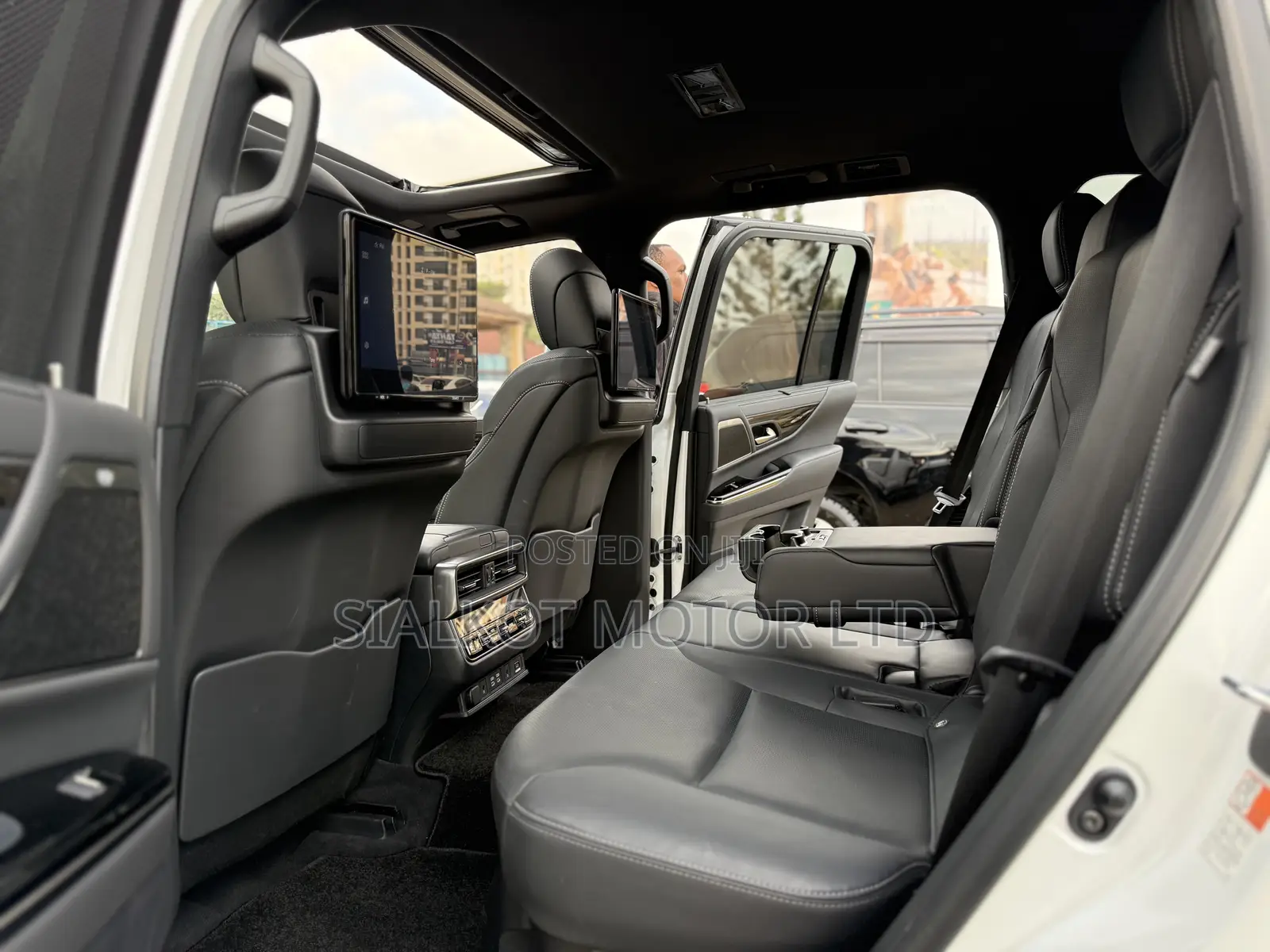 Lexus LX 600 2022 White