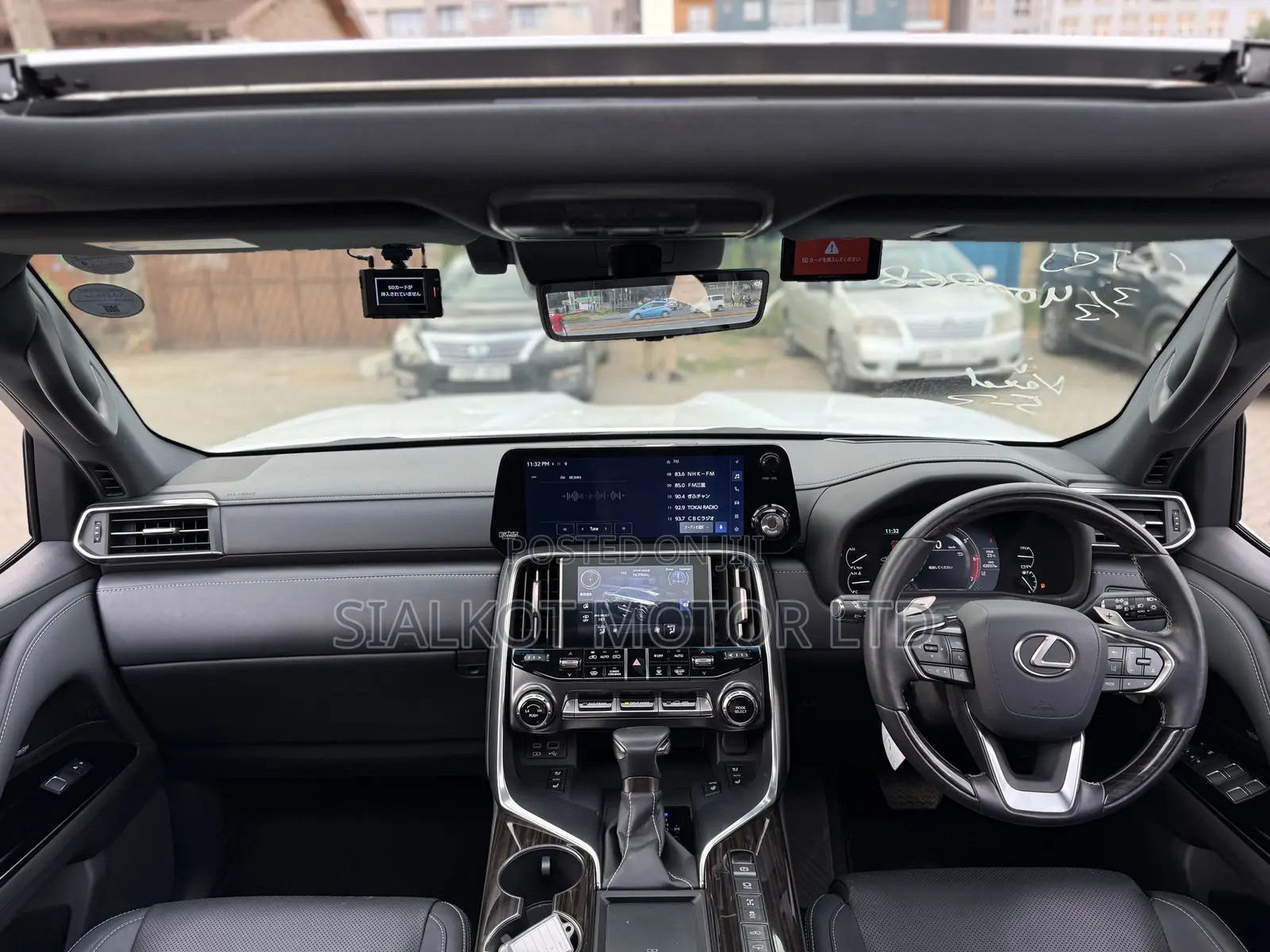 Lexus LX 600 2022 White