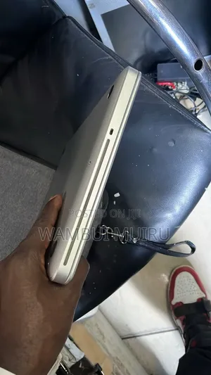 Laptop Apple MacBook 2011 8GB Intel Core i5 SSD 256GB