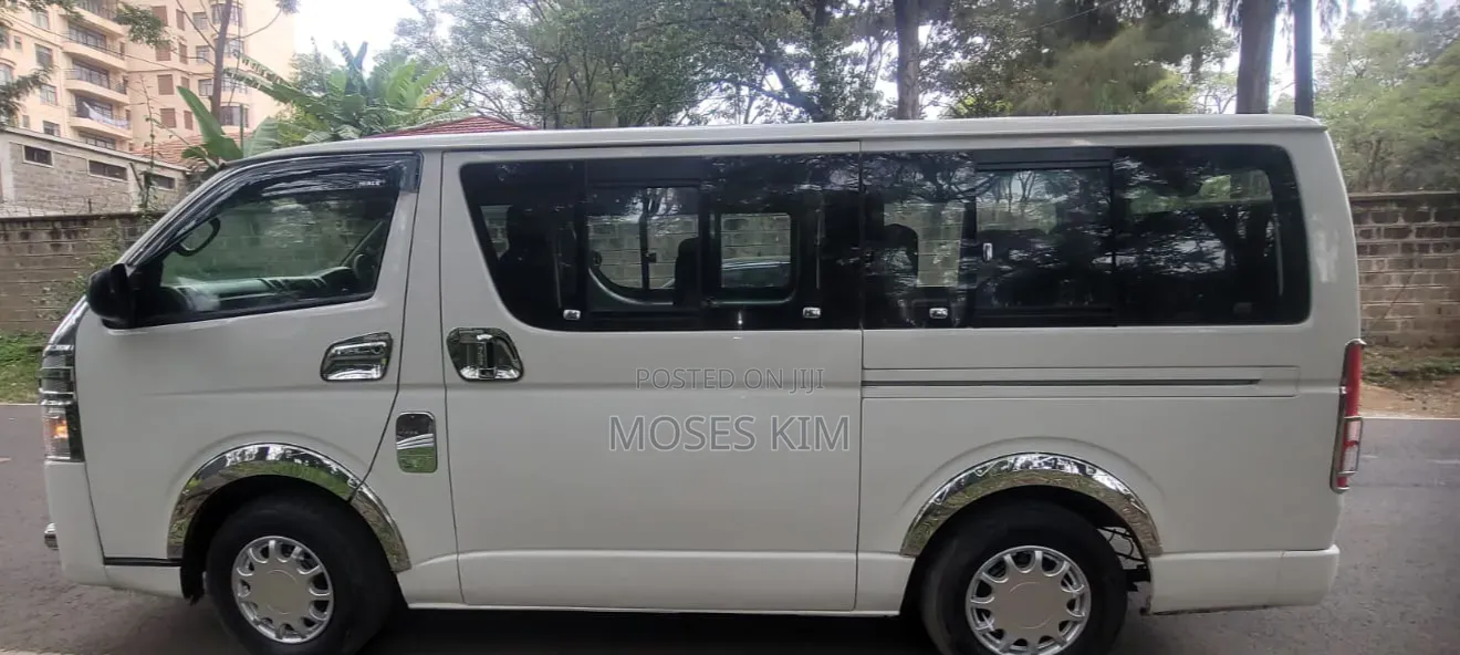 Toyota HiAce 2014 White