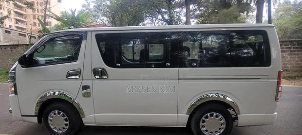 Toyota HiAce 2014 White - thumbnail 4