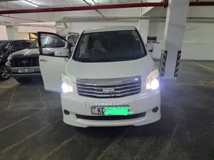 Toyota Noah 2012 White