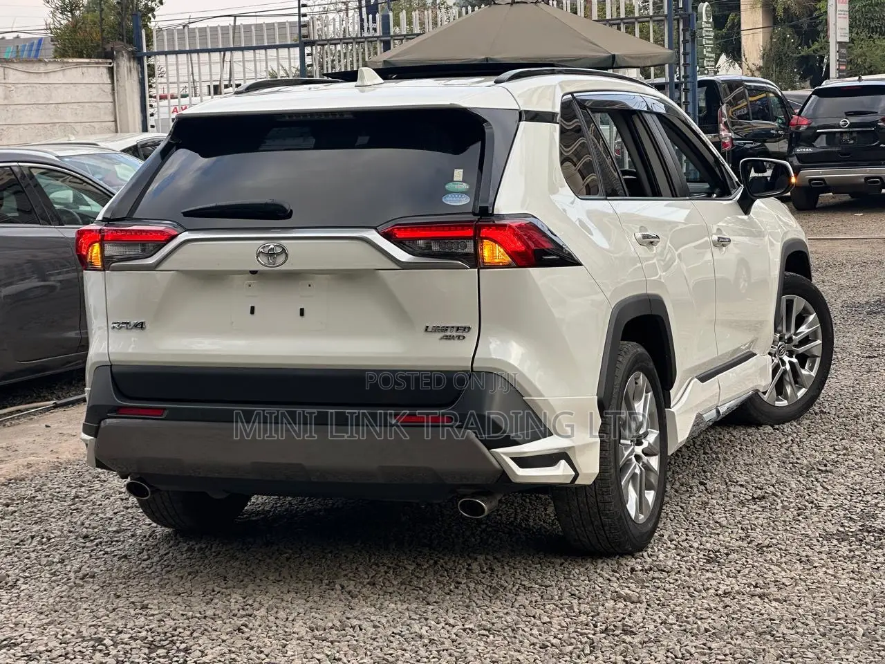 Toyota RAV4 Limited AWD 2020 White
