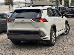 Toyota RAV4 Limited AWD 2020 White