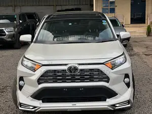 Toyota RAV4 Limited AWD 2020 White