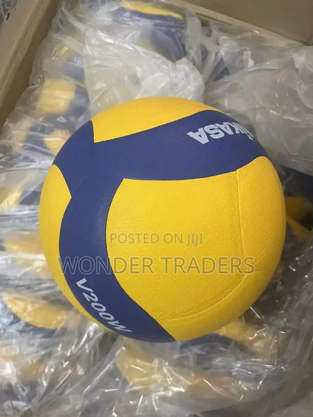 Mikasa V200w Volleyball
Original