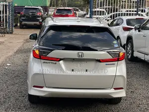 Honda Fit Shuttle 1.5 Hybrid 2WD 2019 White
