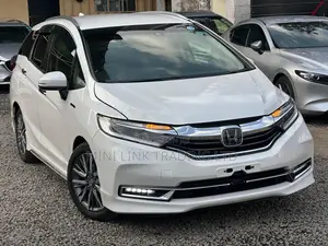 Honda Fit Shuttle 1.5 Hybrid 2WD 2019 White