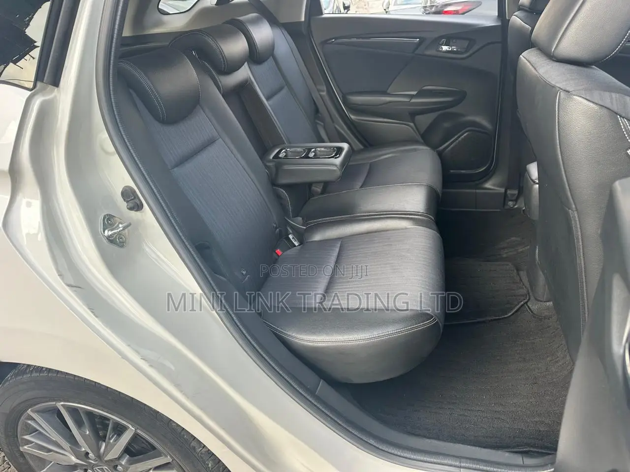 Honda Fit Shuttle 1.5 Hybrid 2WD 2019 White