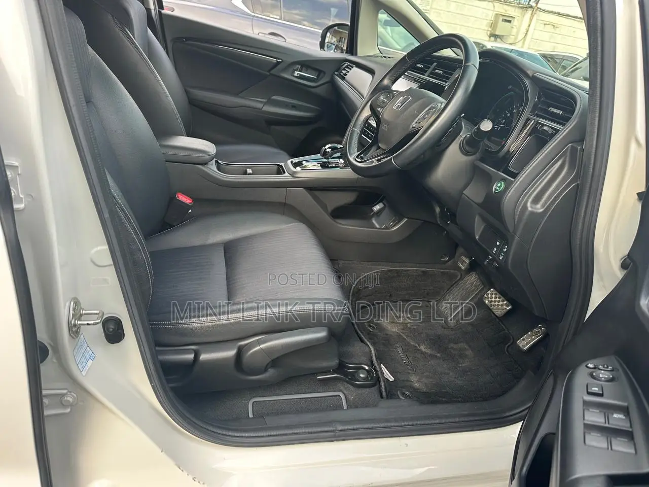 Honda Fit Shuttle 1.5 Hybrid 2WD 2019 White