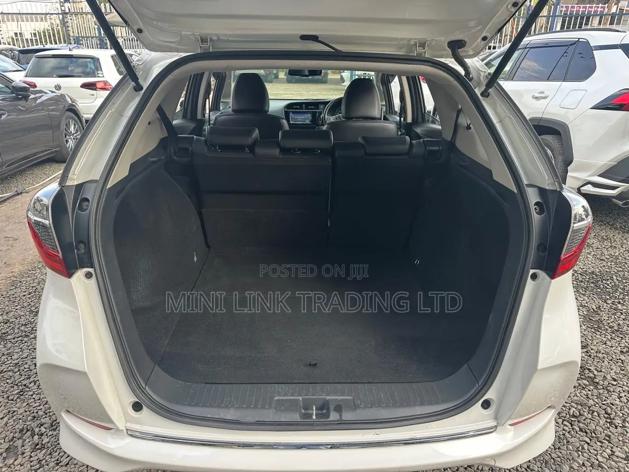 Honda Fit Shuttle 1.5 Hybrid 2WD 2019 White