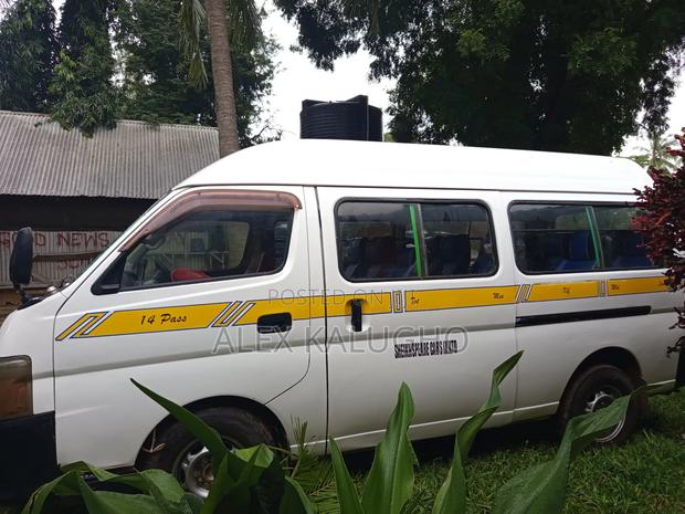 Nissan Caravan (Urvan) 2008 White - thumbnail 4