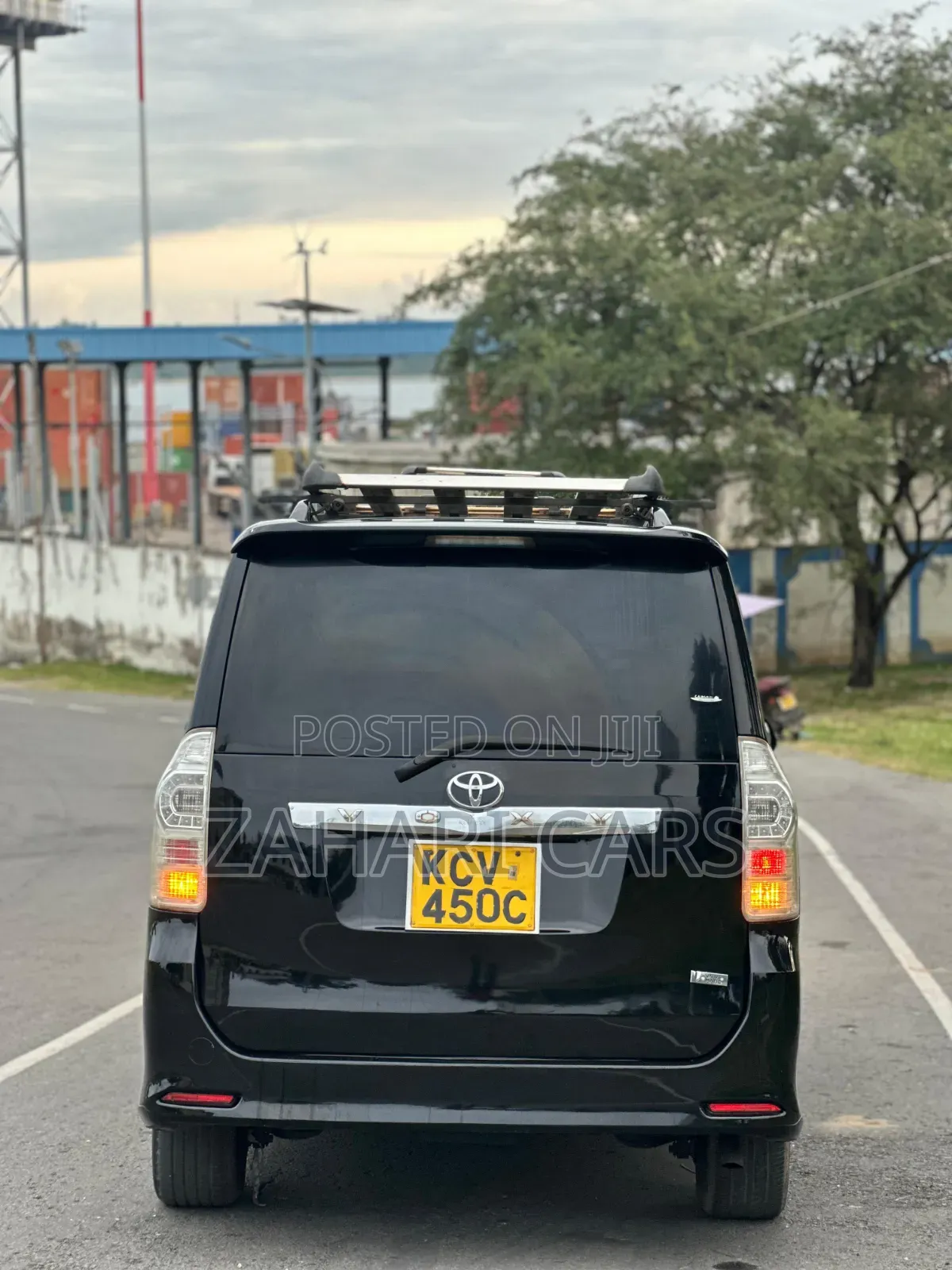 Toyota Noah 2012 Black