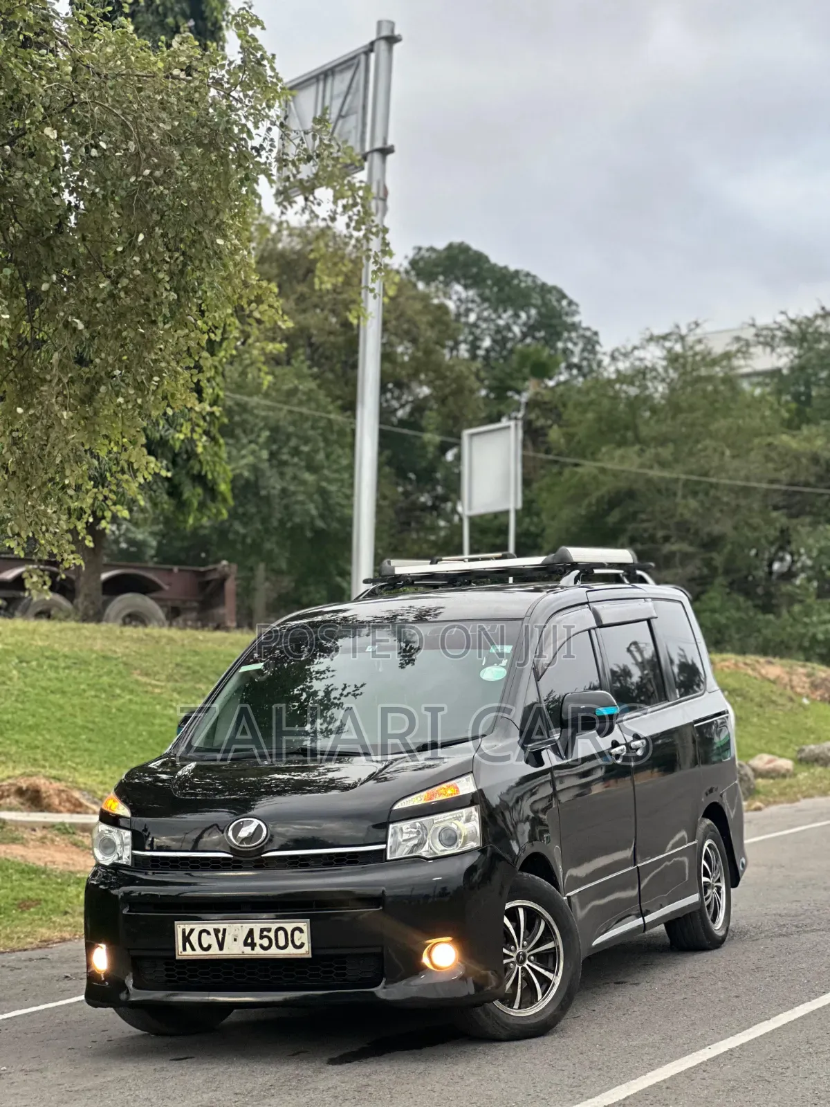 Toyota Noah 2012 Black