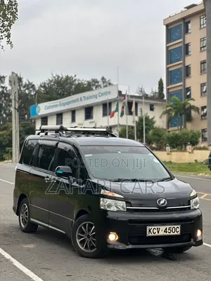 Toyota Noah 2012 Black