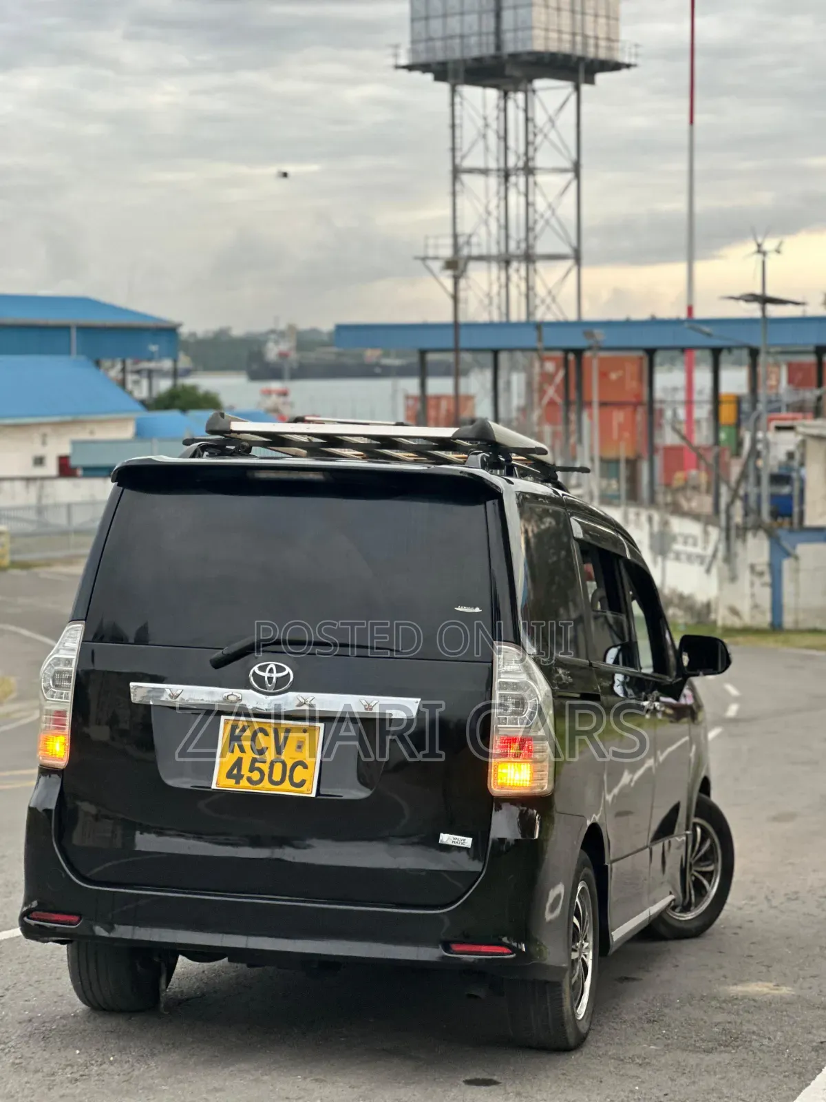 Toyota Noah 2012 Black