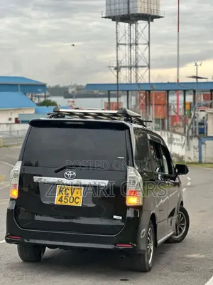 Toyota Noah 2012 Black