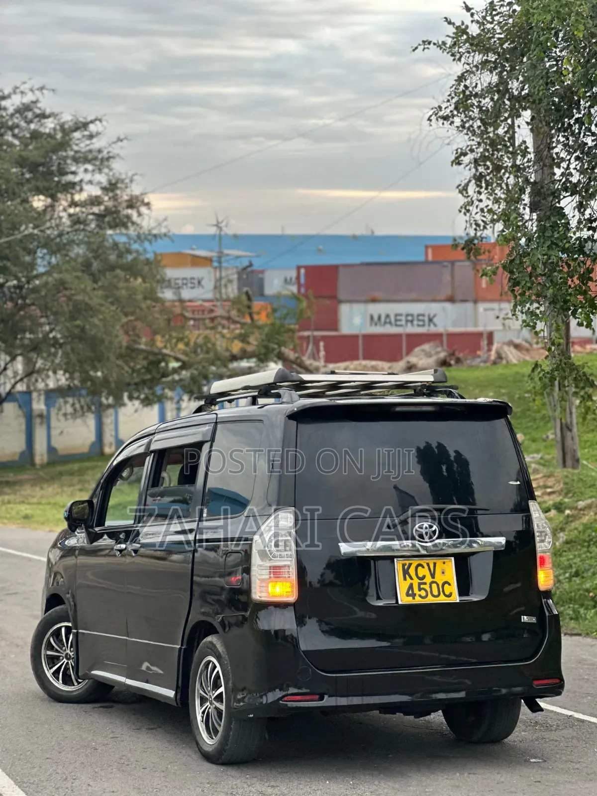 Toyota Noah 2012 Black