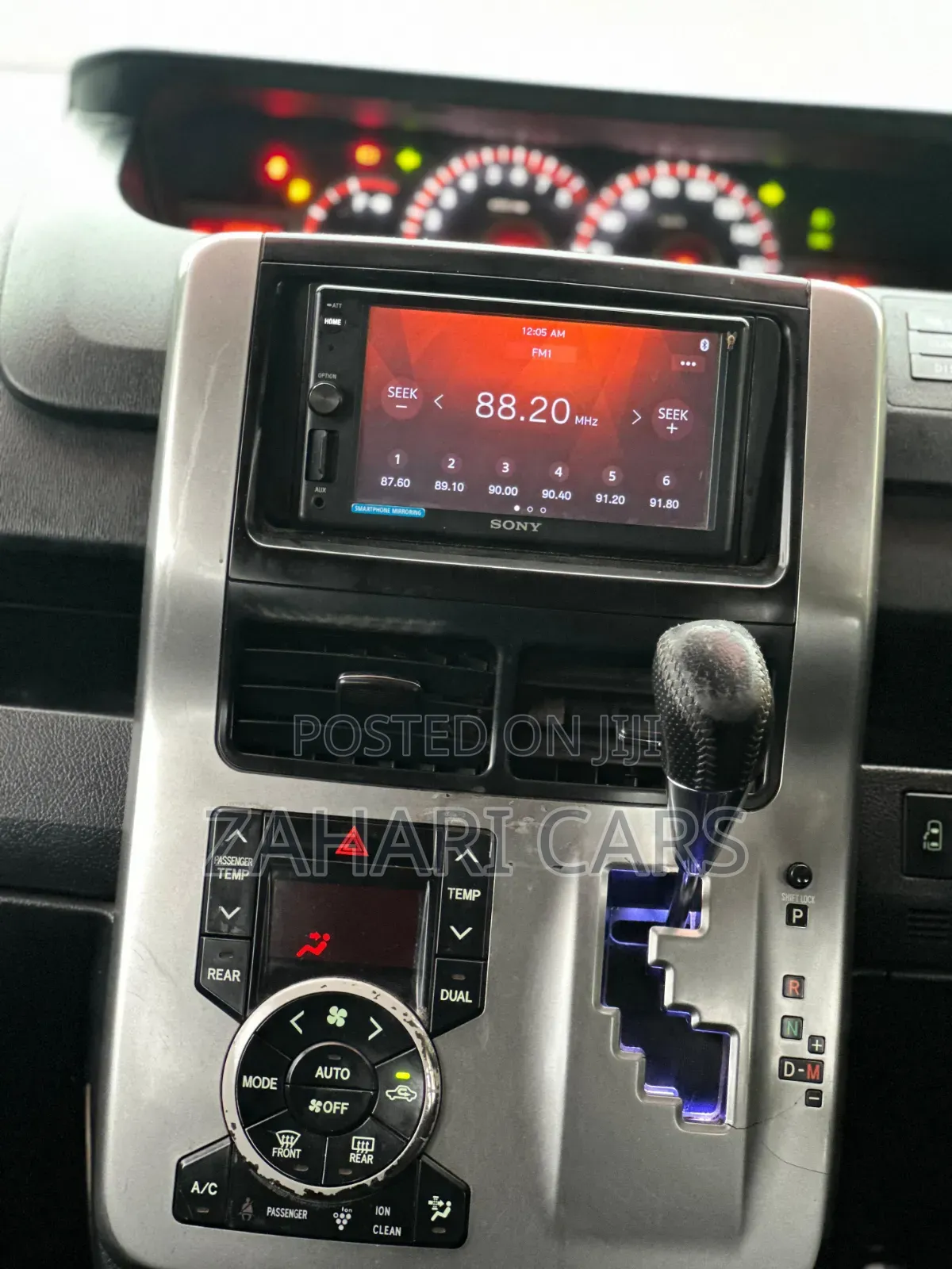 Toyota Noah 2012 Black