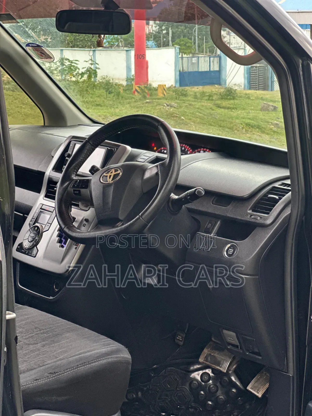 Toyota Noah 2012 Black