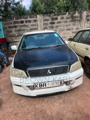 Mitsubishi Lancer 2002 White