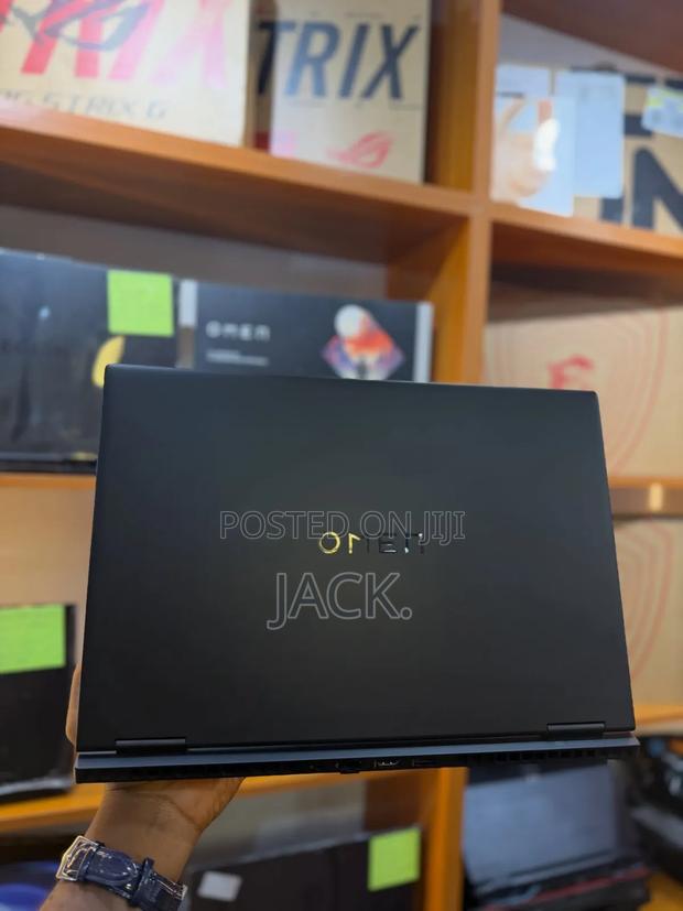 Laptop HP Omen 16 16GB Intel Core i9 SSD 1T - thumbnail 3