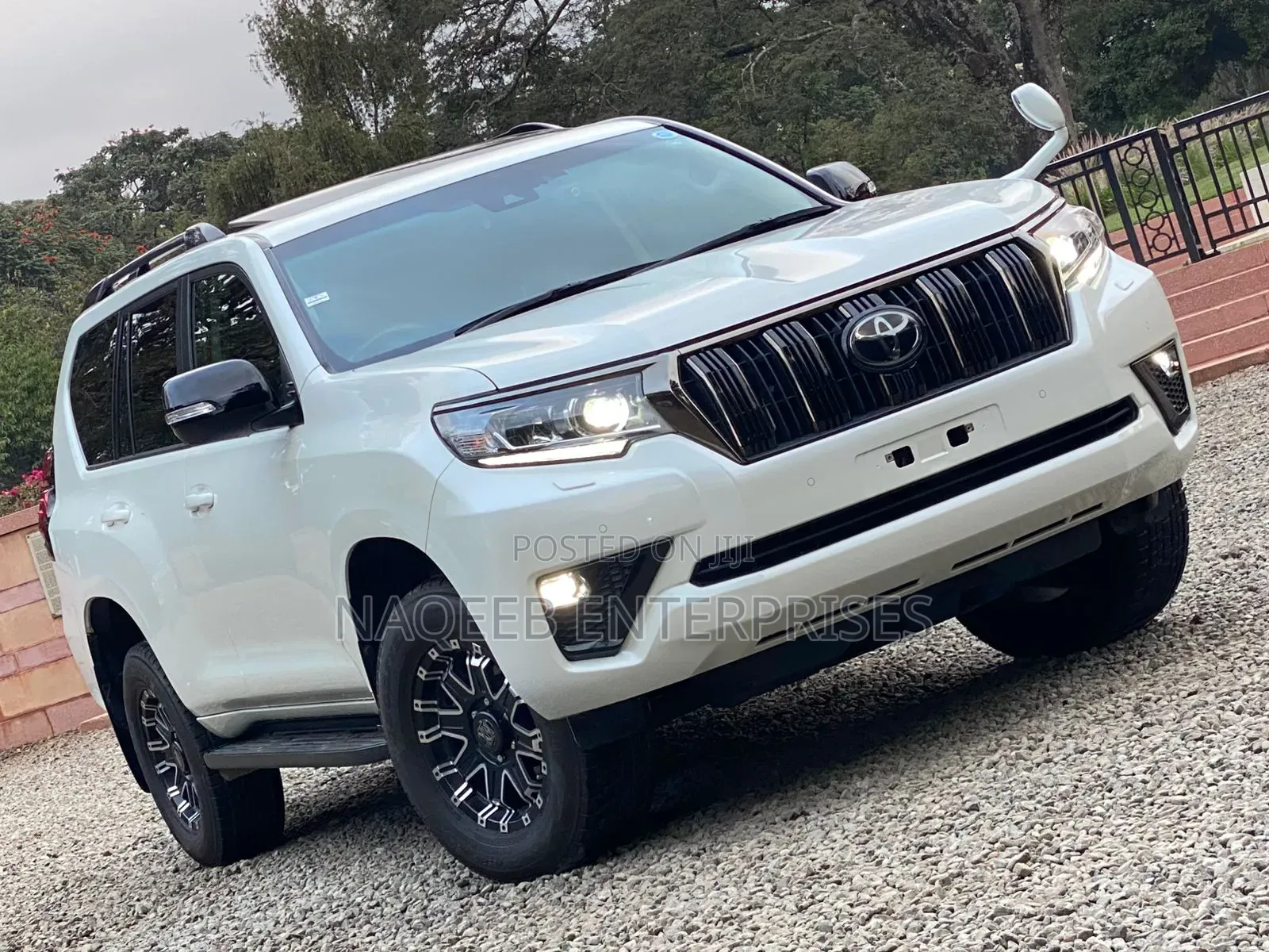 Toyota Land Cruiser Prado 2021 White
