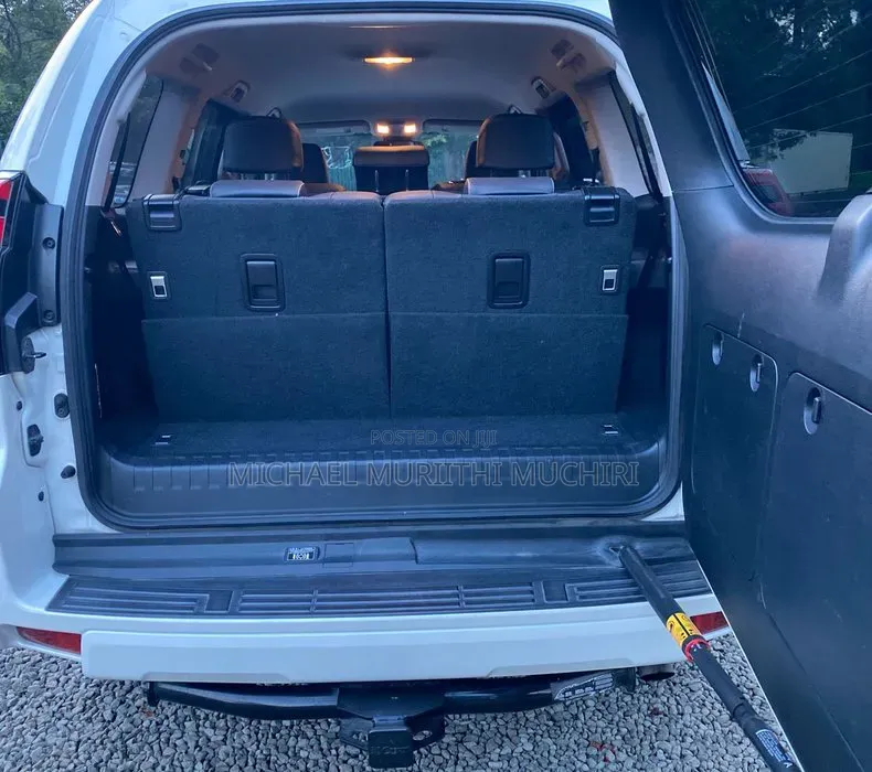 Toyota Land Cruiser Prado 2019 White