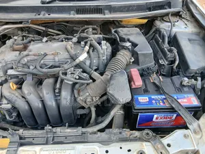Toyota Premio 2014 Silver