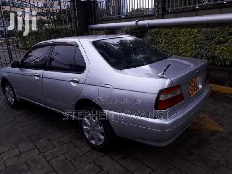 Nissan FB15 2000 Silver