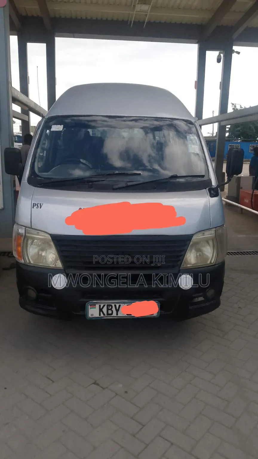 Toyota Grand HiAce 2011 White