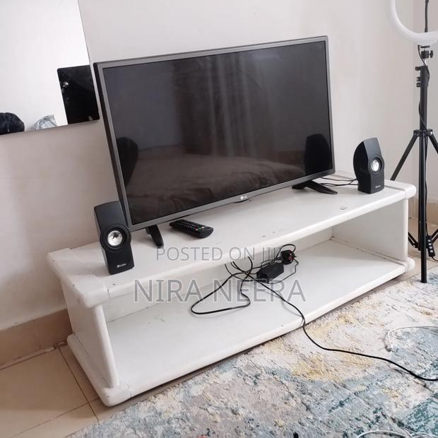 Lg Television 32 Inches - thumbnail 2