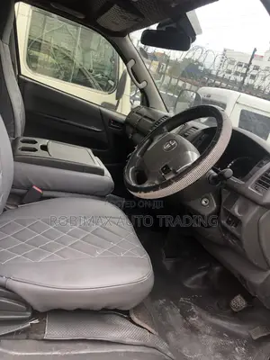 Toyota HiAce 2018 White