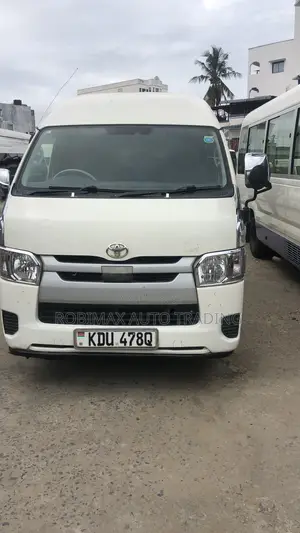 Toyota HiAce 2018 White