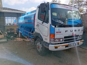 Mitsubishi Fuso Fighter Water Bowser