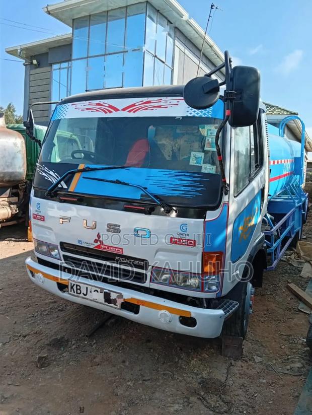 Mitsubishi Fuso Fighter Water Bowser - thumbnail 5