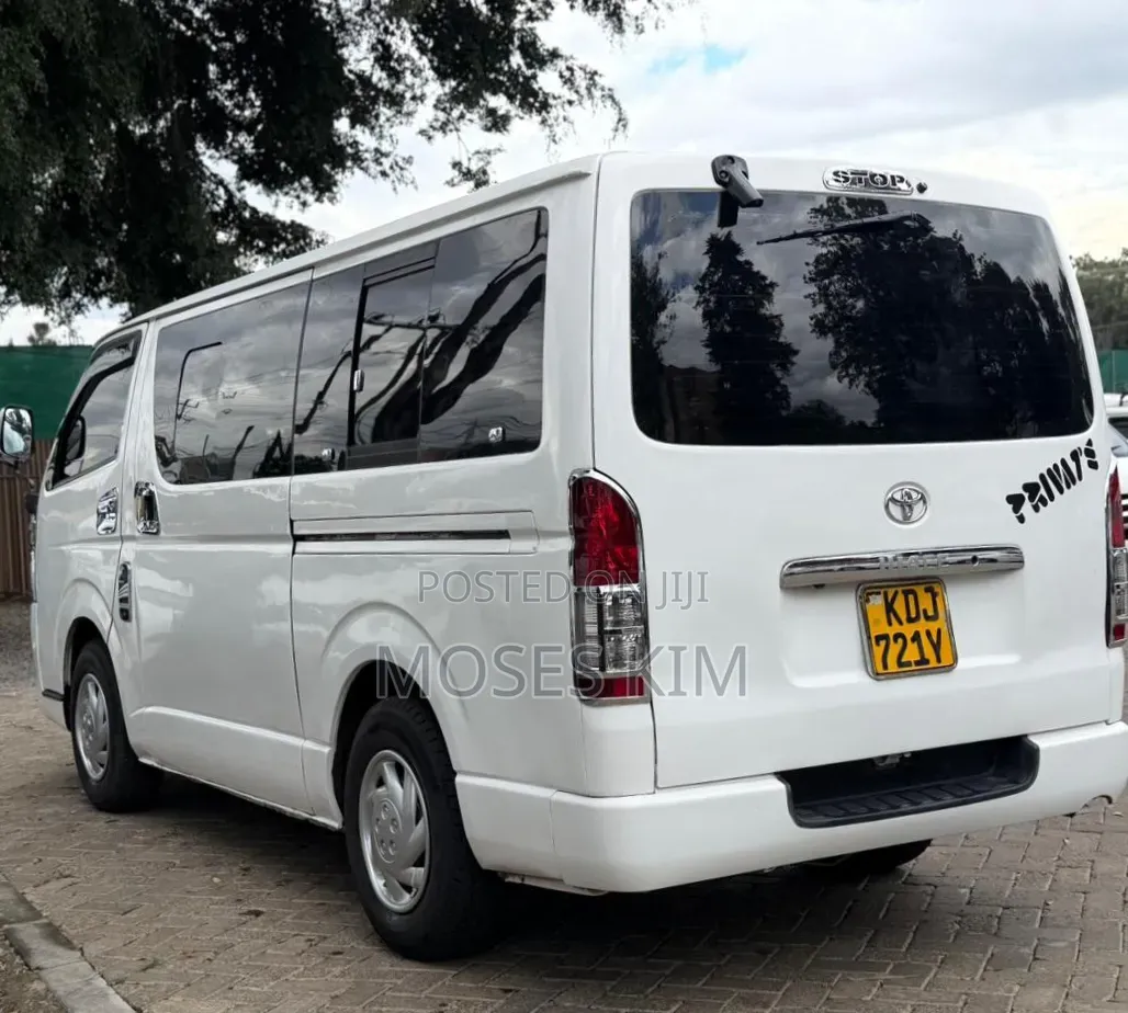 Toyota HiAce 2016 White