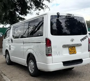 Toyota HiAce 2016 White