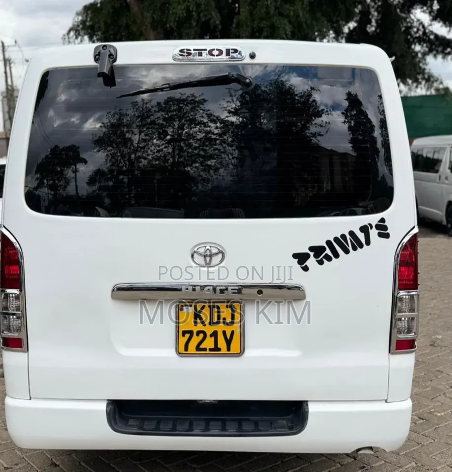 Toyota HiAce 2016 White