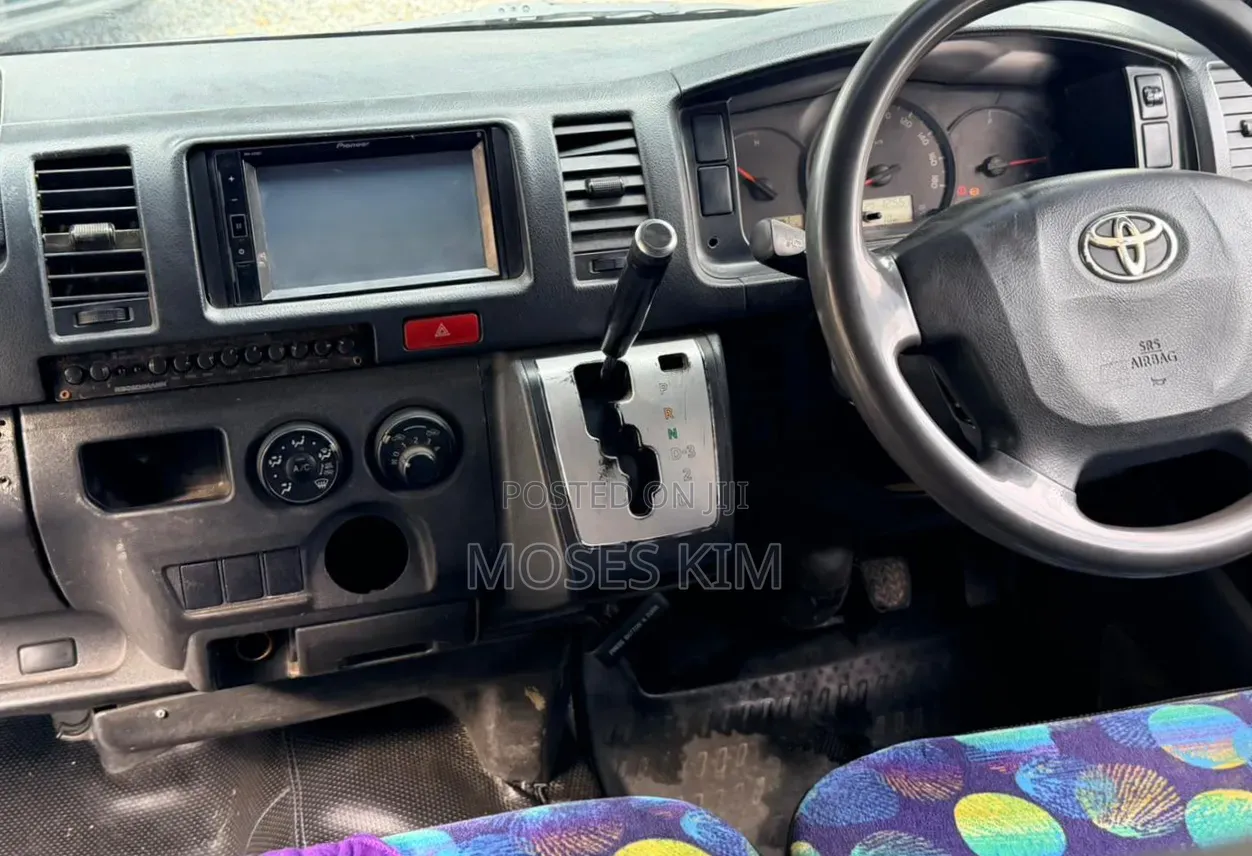 Toyota HiAce 2016 White
