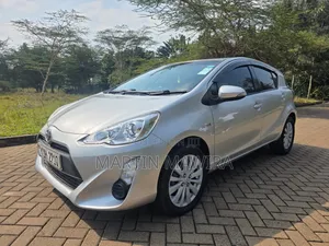 Toyota Aqua 2015 Silver