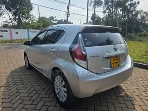 Toyota Aqua 2015 Silver