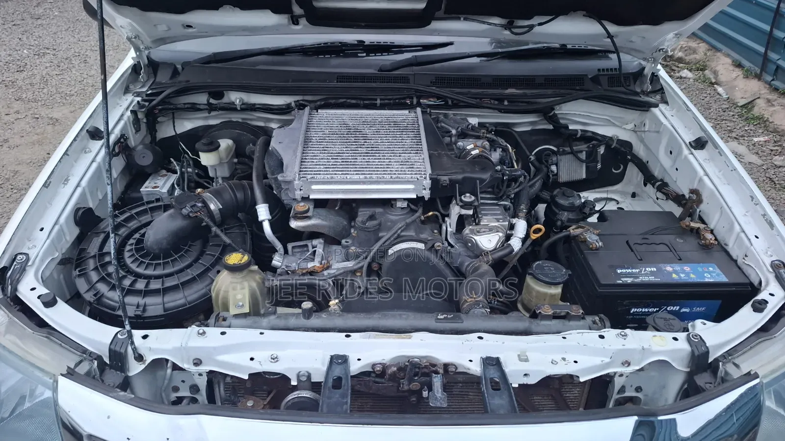 Toyota Hilux 2011 White