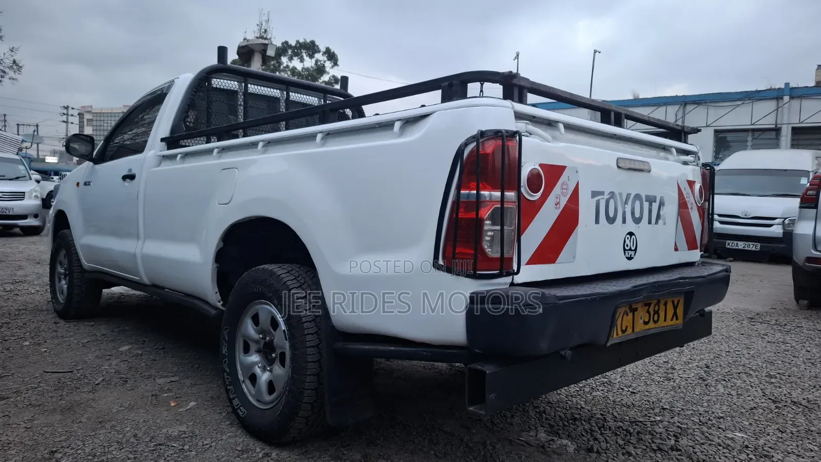 Toyota Hilux 2011 White