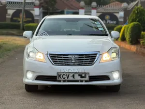 Toyota Crown 2012 White