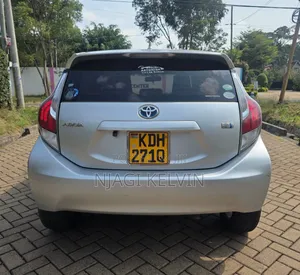 Toyota Aqua 2015 Silver