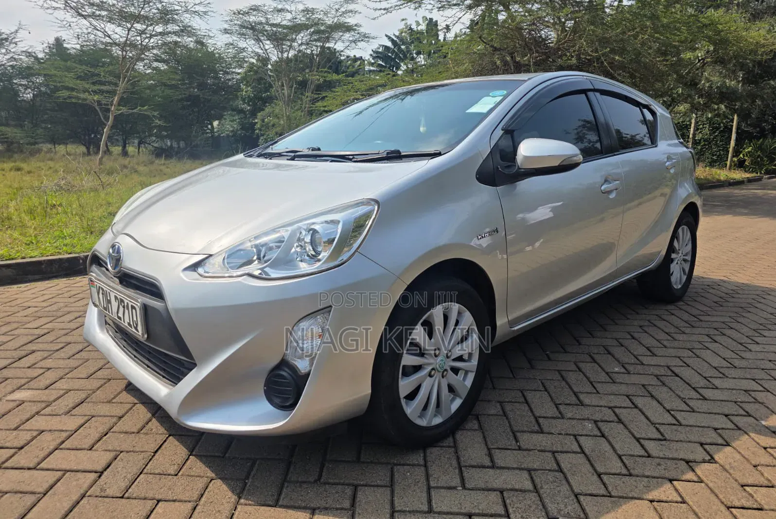 Toyota Aqua 2015 Silver