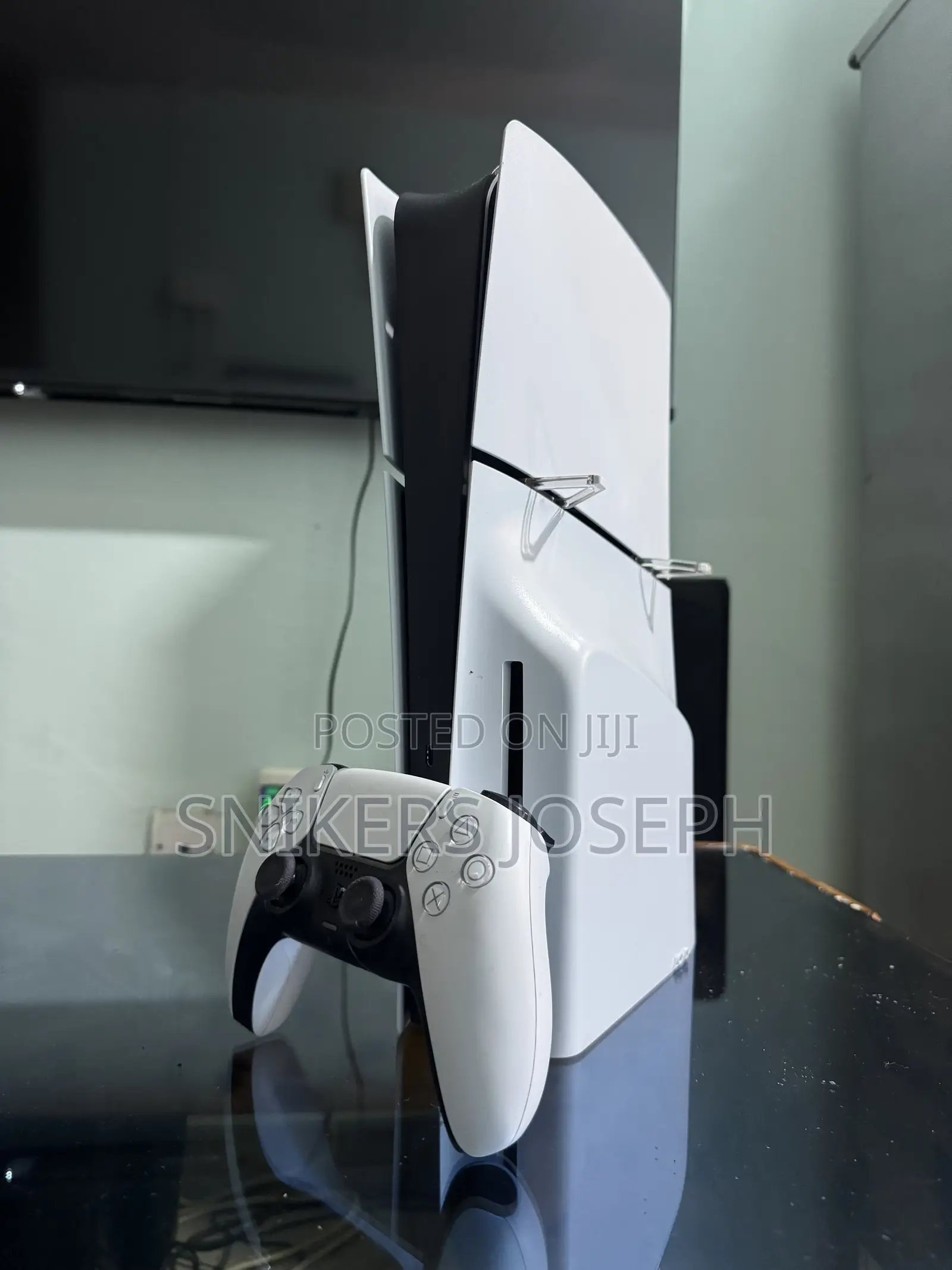 Ps 5 Slim Disc Version 1tb 3 Months Old+ 1 Controller